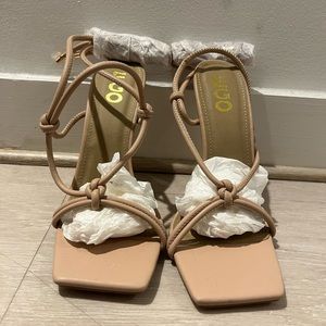 EGO Nude heels NWT